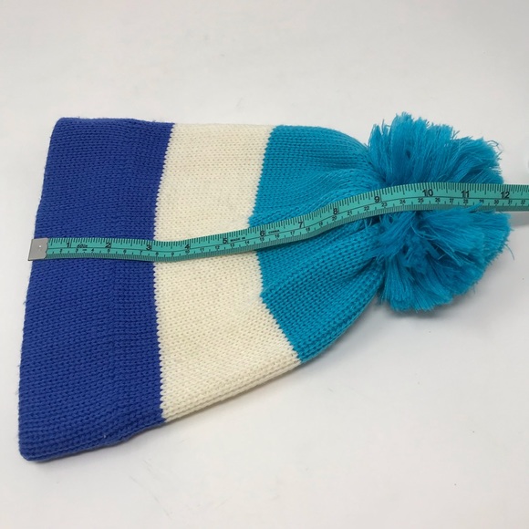 Smuggler Knitted Beanie with PomPom - Picture 8 of 9